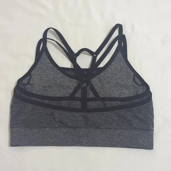 Gymshark Adapt Mark Seamless Sports Bra, Color Gray/Black Size M - Picture 2 of 14